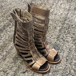 Freebird Lotus Stylish Brown Gladiator block Heels boho sz 8
